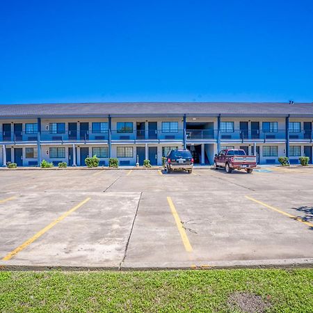 Executive Inn Port Lavaca By Oyo Exterior photo