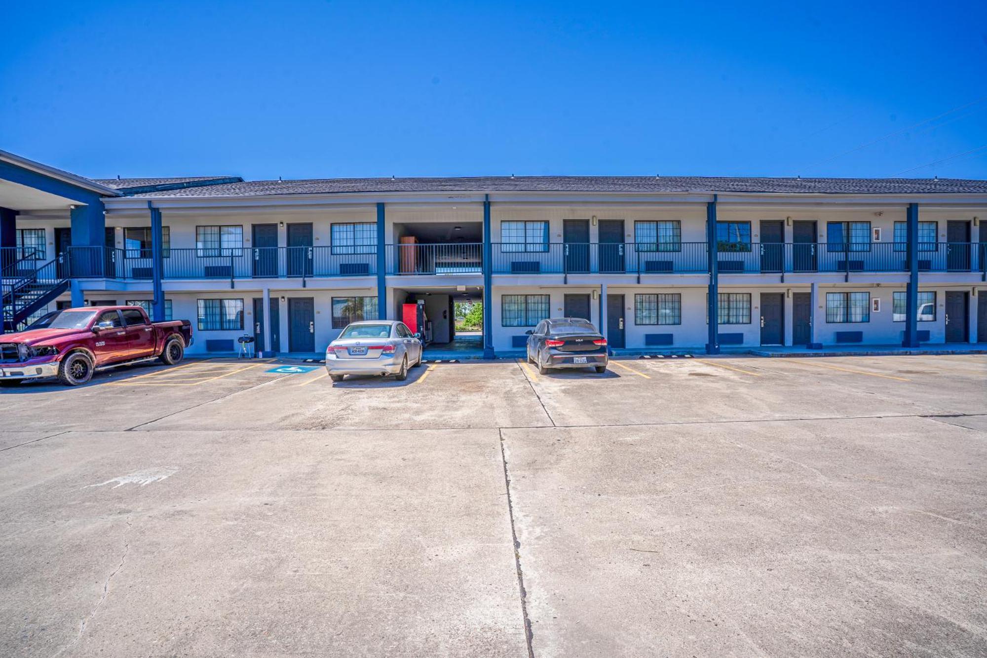 Executive Inn Port Lavaca By Oyo Exterior photo