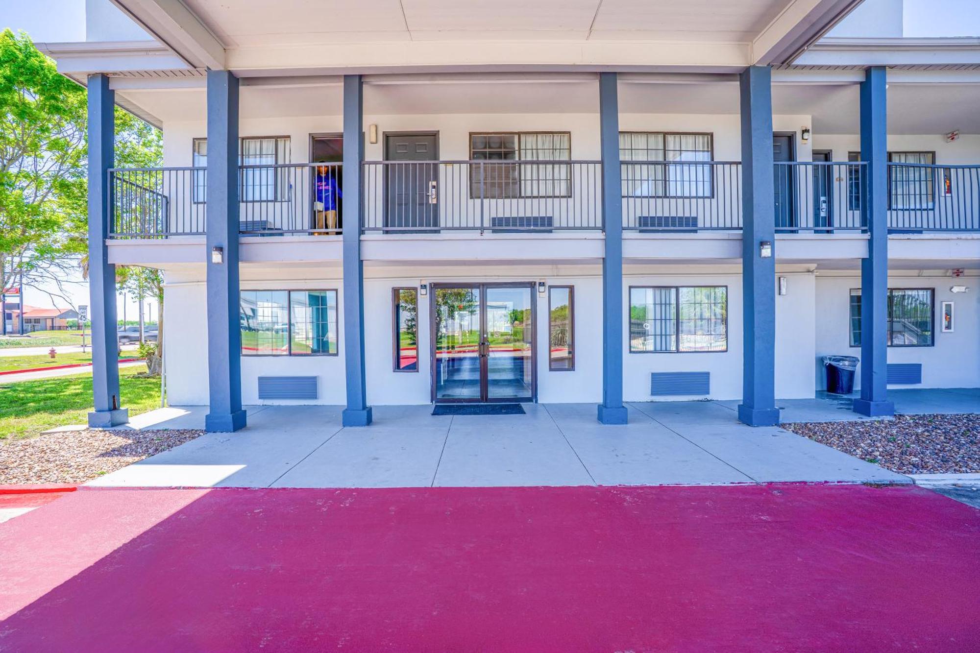 Executive Inn Port Lavaca By Oyo Exterior photo