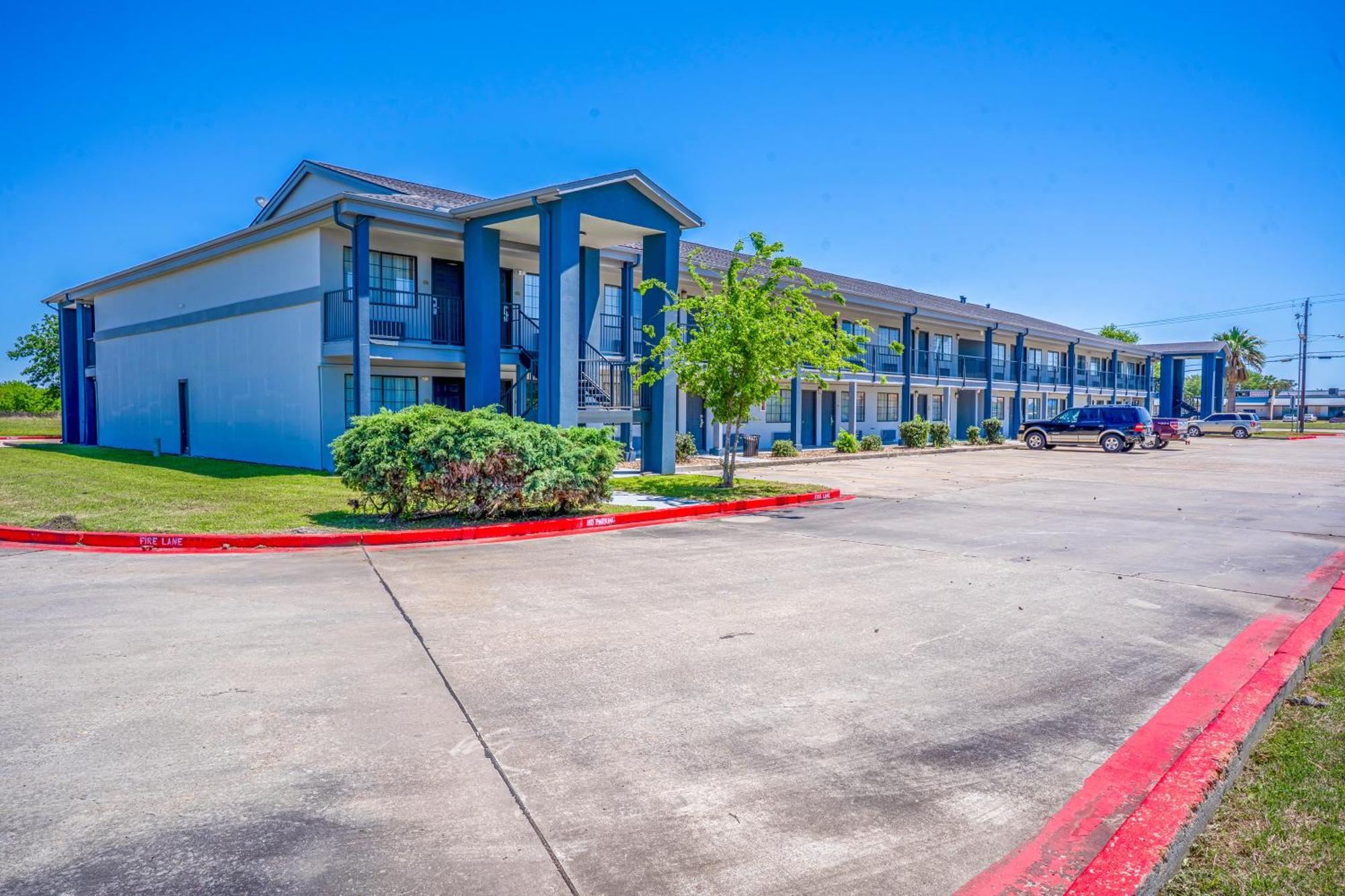 Executive Inn Port Lavaca By Oyo Exterior photo