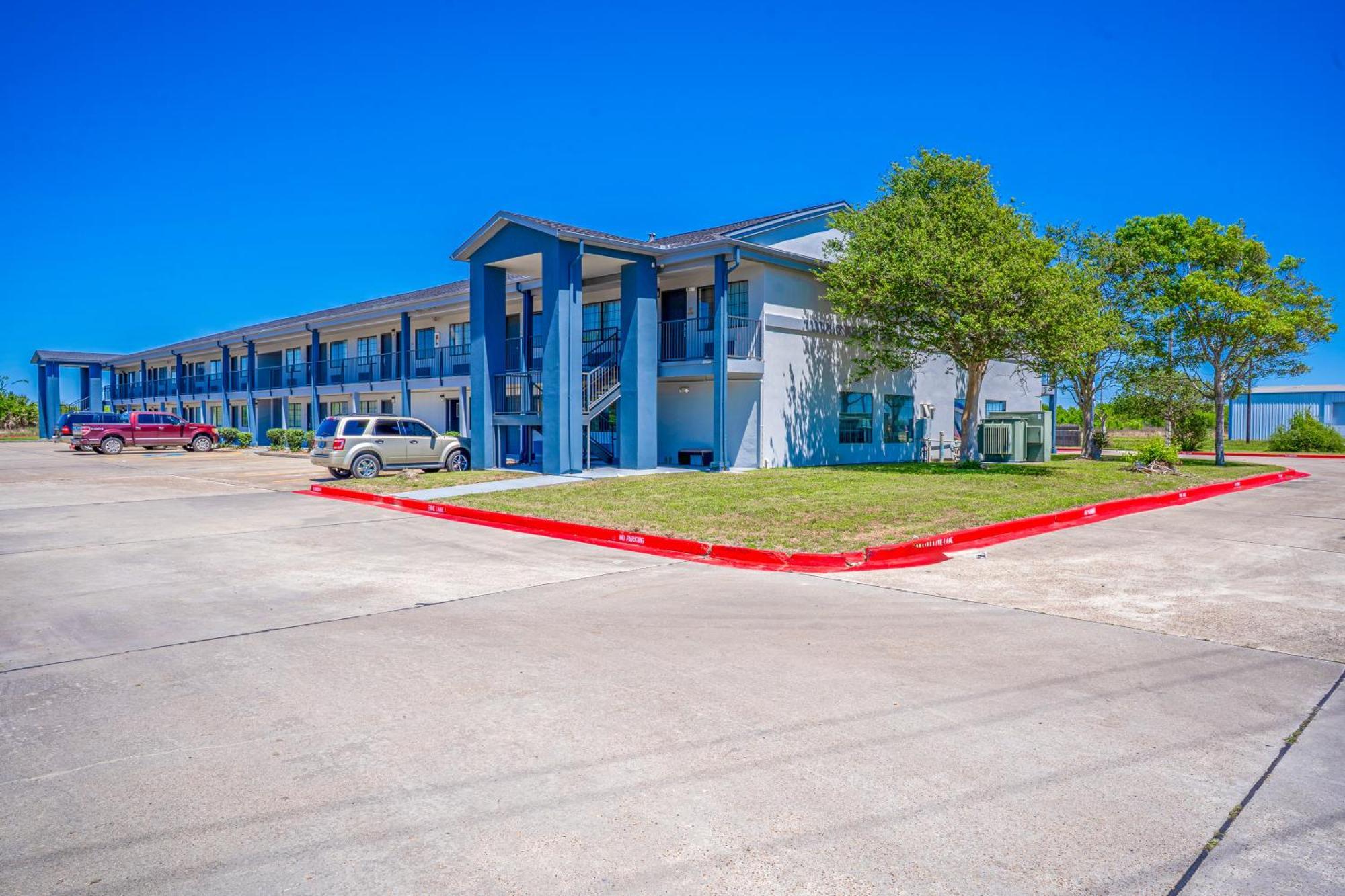 Executive Inn Port Lavaca By Oyo Exterior photo