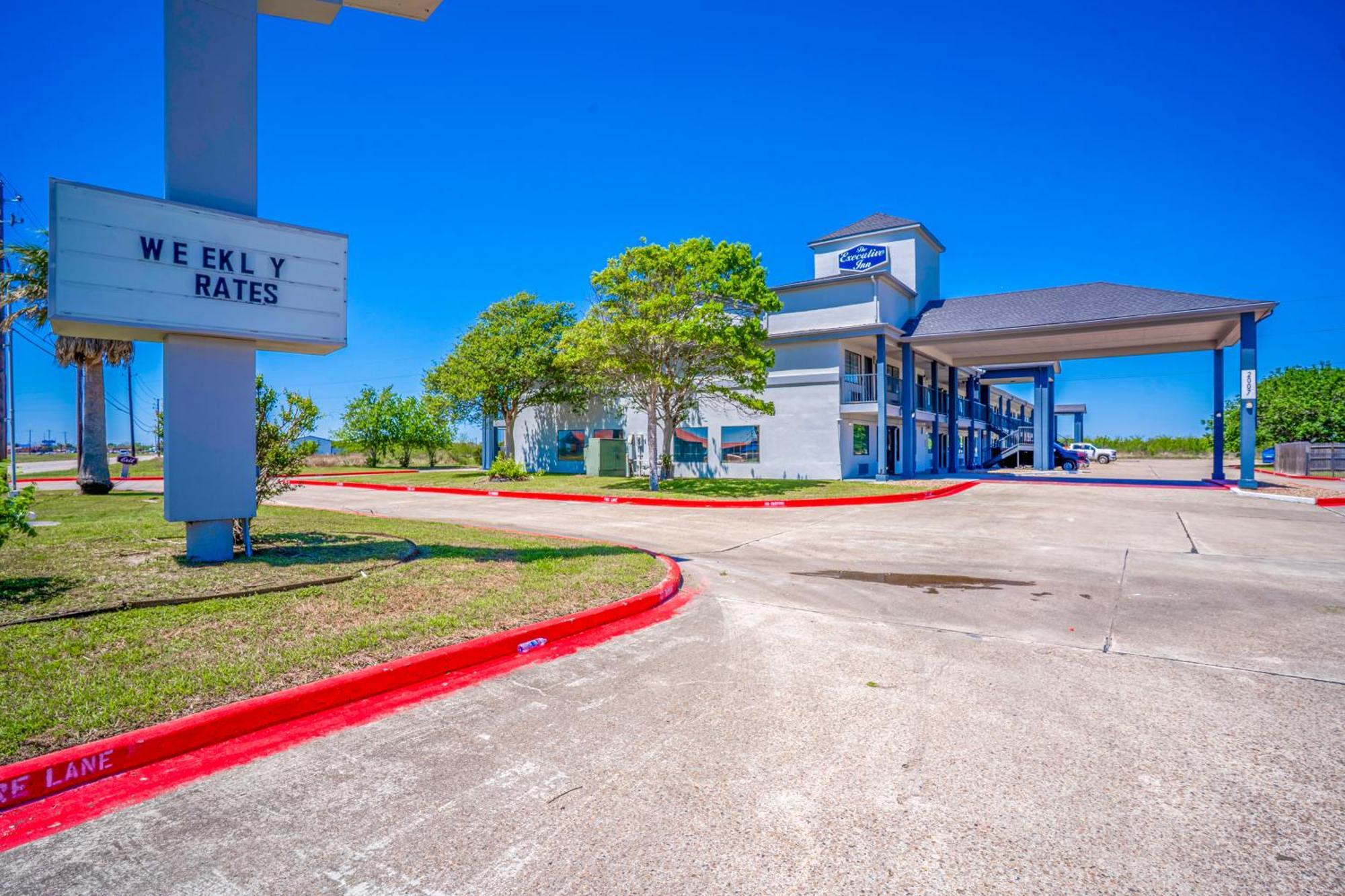Executive Inn Port Lavaca By Oyo Exterior photo